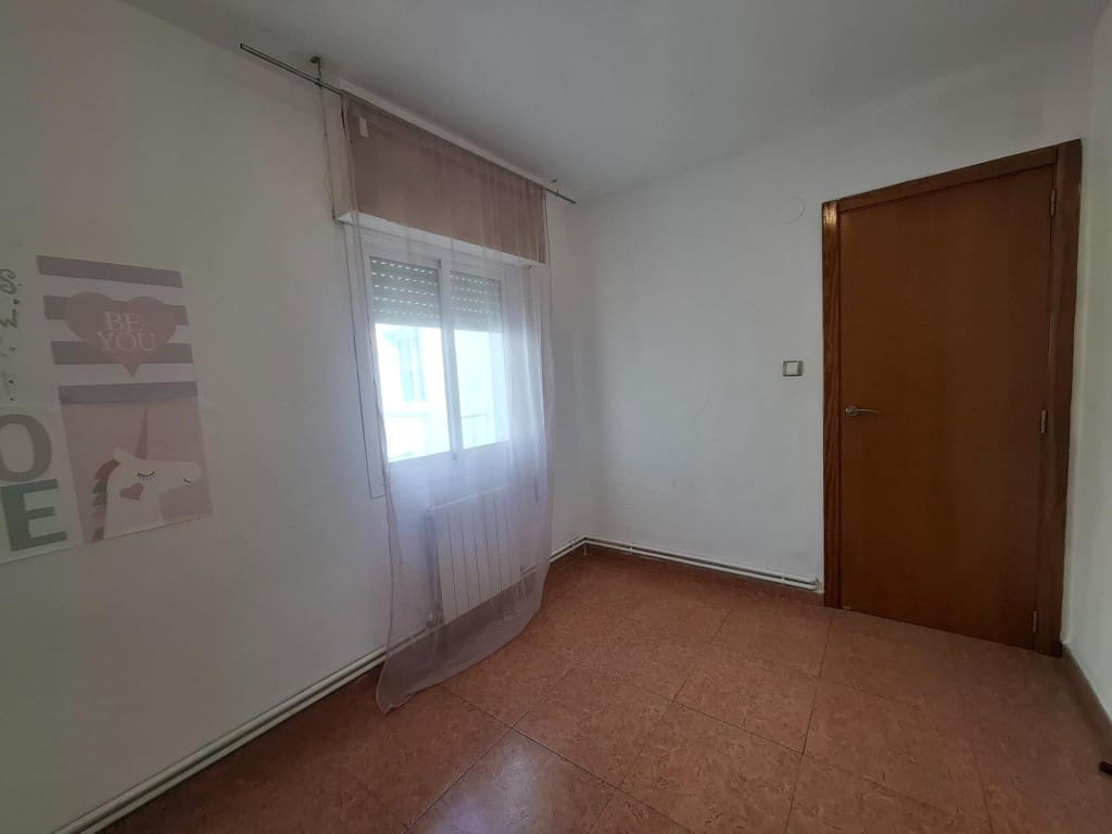 4 slaapkamer Appartement te koop in Alfarrasi - € 110.000 (Ref: 9690450)