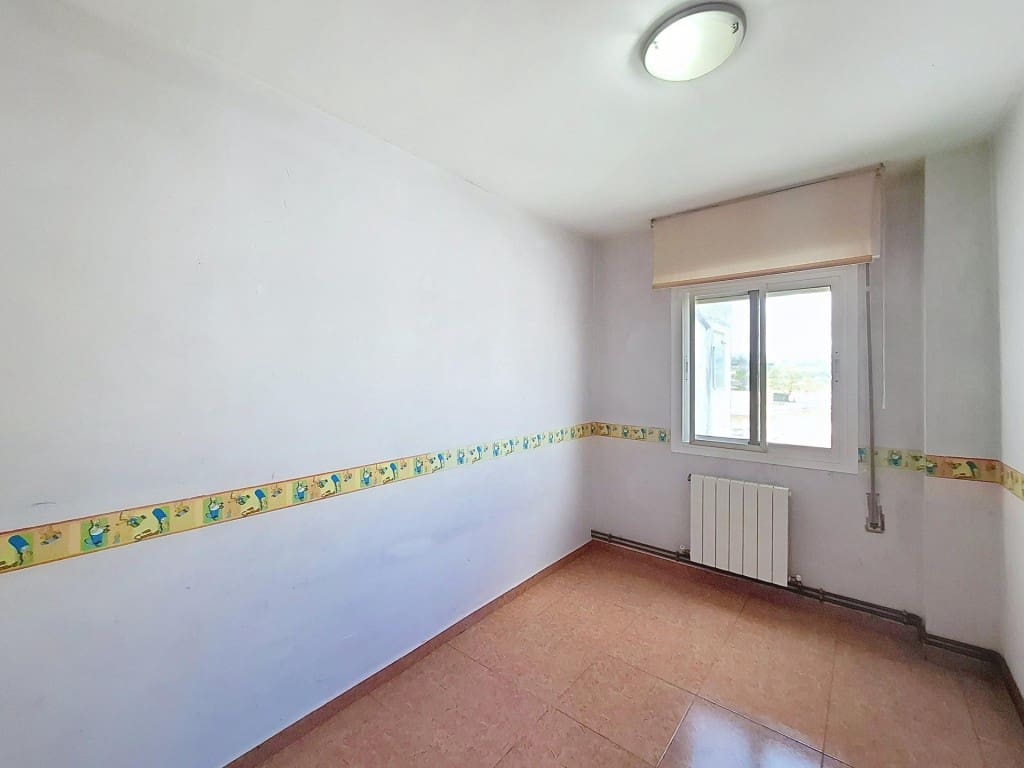 4 slaapkamer Appartement te koop in Alfarrasi - € 110.000 (Ref: 9690450)