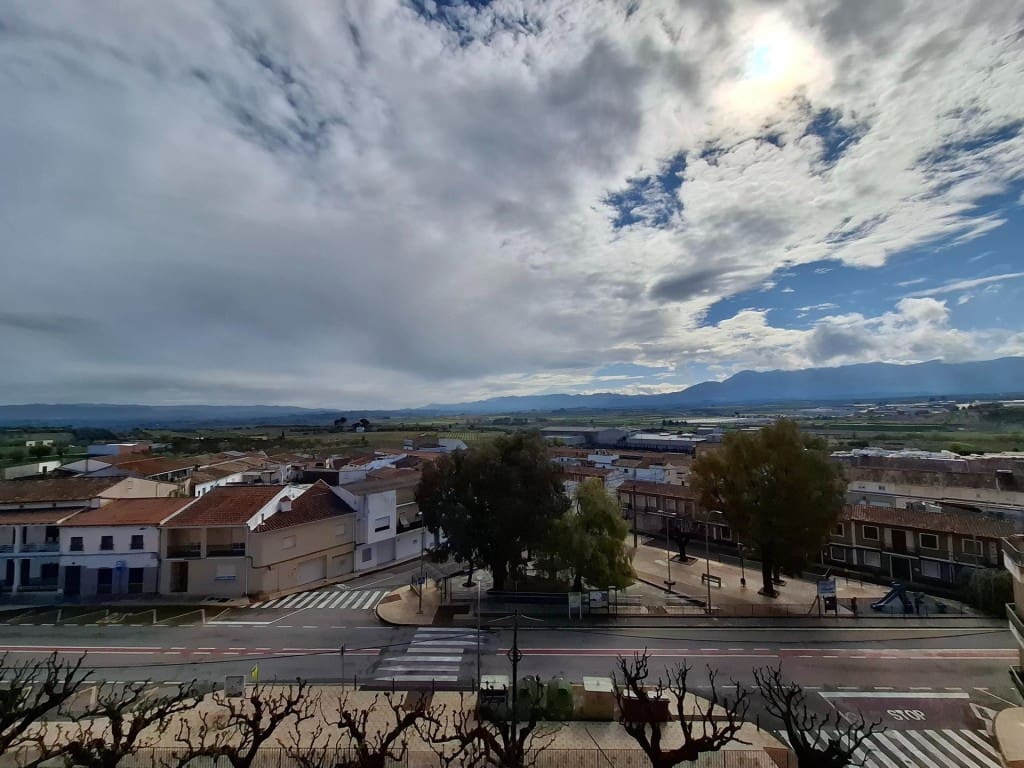 4 slaapkamer Appartement te koop in Alfarrasi - € 110.000 (Ref: 9690450)