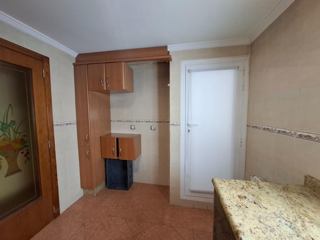 4 slaapkamer Appartement te koop in Alfarrasi - € 110.000 (Ref: 9690450)