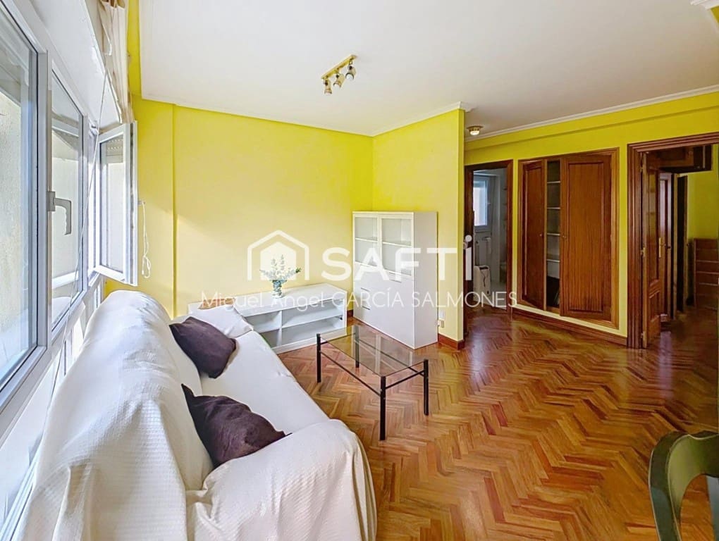 1 bedroom Apartment for sale in Santander - € 298,000 (Ref: 9690453)
