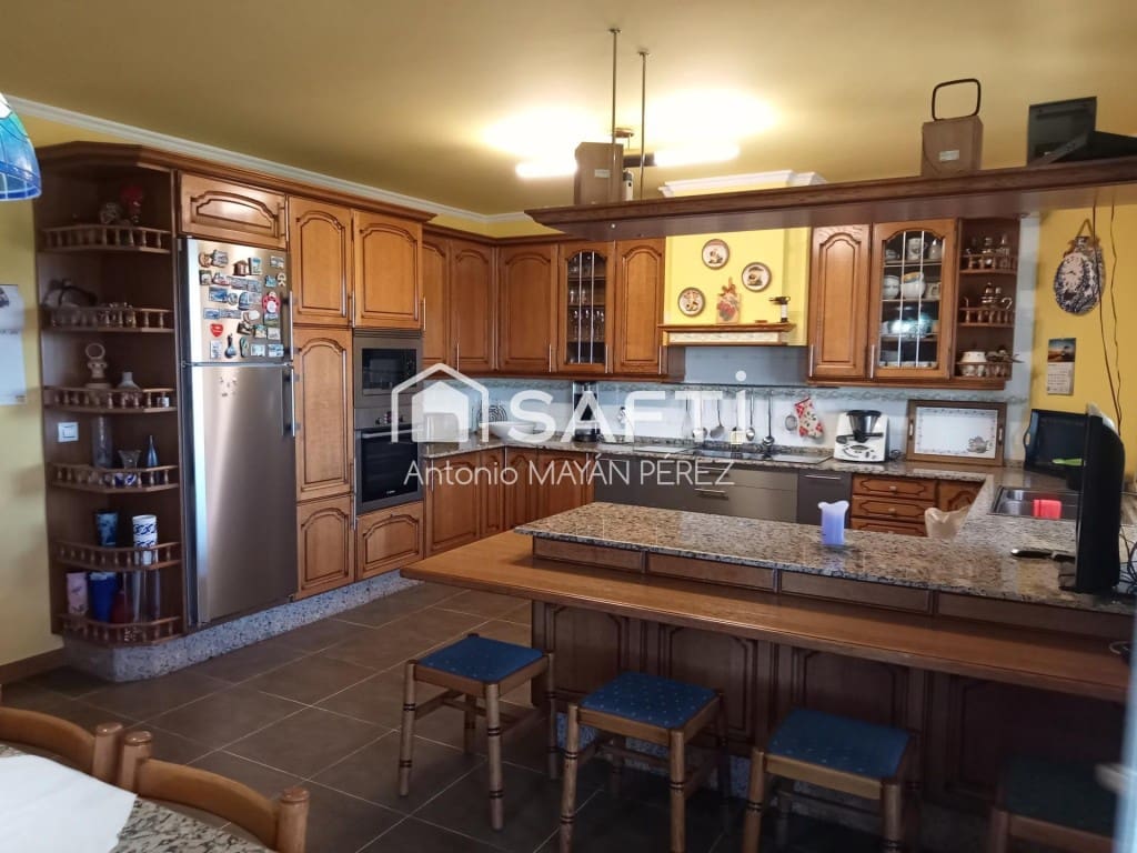 6 sypialnia Willa na sprzedaż w Vilagarcia de Arousa z basenem garażem - 727 000 € (Ref: 9690455)