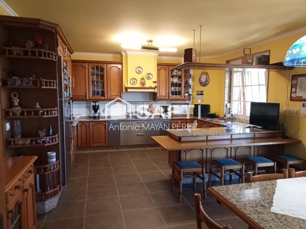 6 sypialnia Willa na sprzedaż w Vilagarcia de Arousa z basenem garażem - 727 000 € (Ref: 9690455)