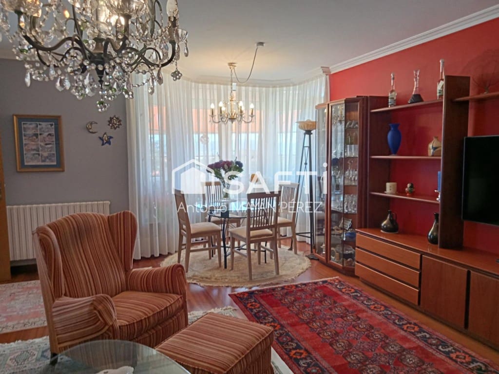 6 sypialnia Willa na sprzedaż w Vilagarcia de Arousa z basenem garażem - 727 000 € (Ref: 9690455)