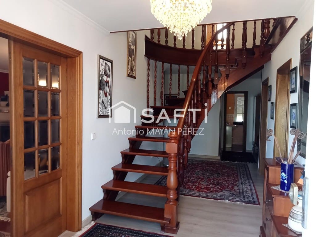 6 sypialnia Willa na sprzedaż w Vilagarcia de Arousa z basenem garażem - 727 000 € (Ref: 9690455)