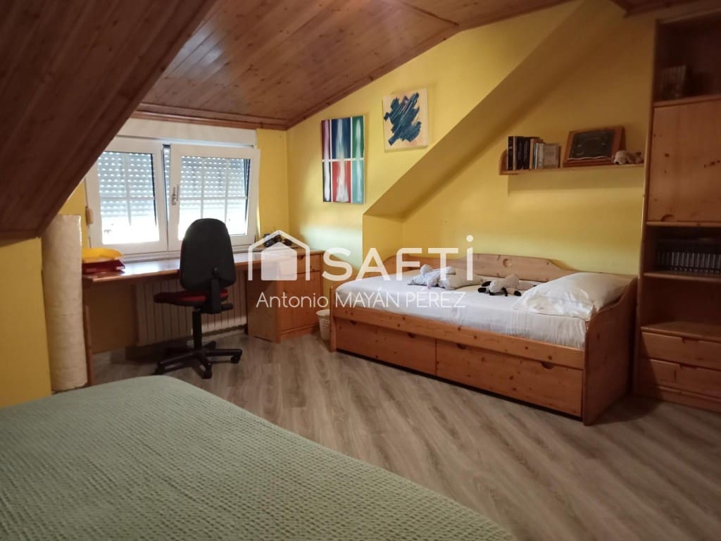 6 sypialnia Willa na sprzedaż w Vilagarcia de Arousa z basenem garażem - 727 000 € (Ref: 9690455)
