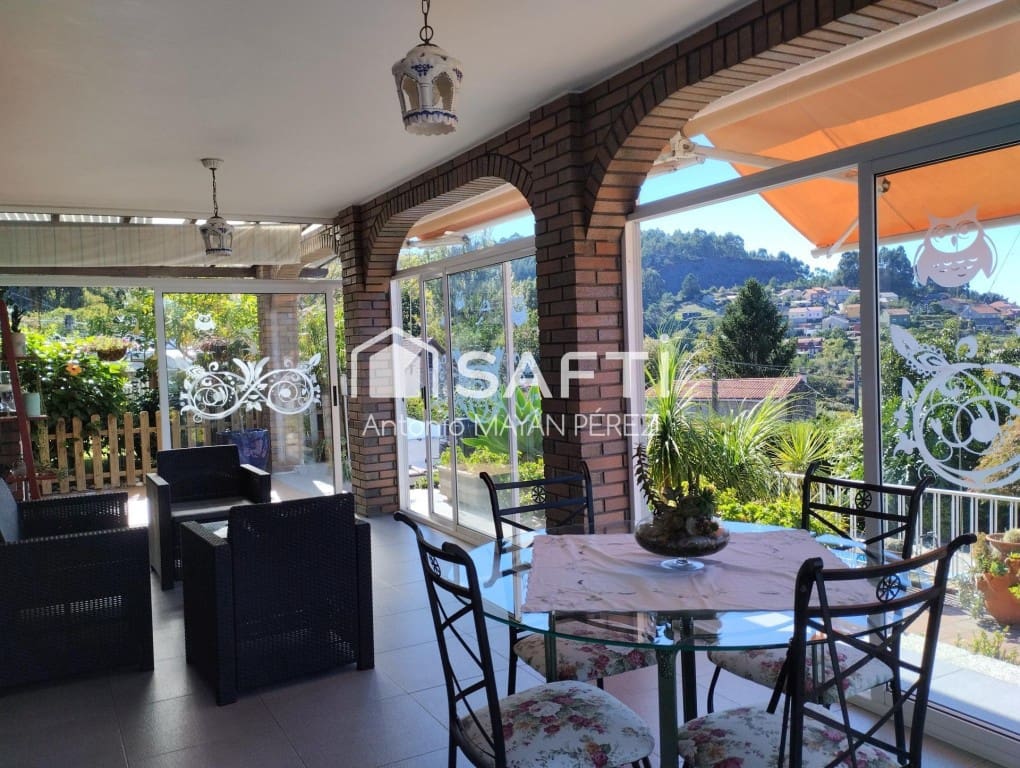 6 sypialnia Willa na sprzedaż w Vilagarcia de Arousa z basenem garażem - 727 000 € (Ref: 9690455)