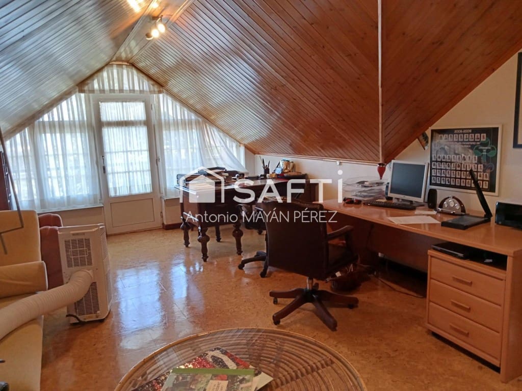 6 sypialnia Willa na sprzedaż w Vilagarcia de Arousa z basenem garażem - 727 000 € (Ref: 9690455)