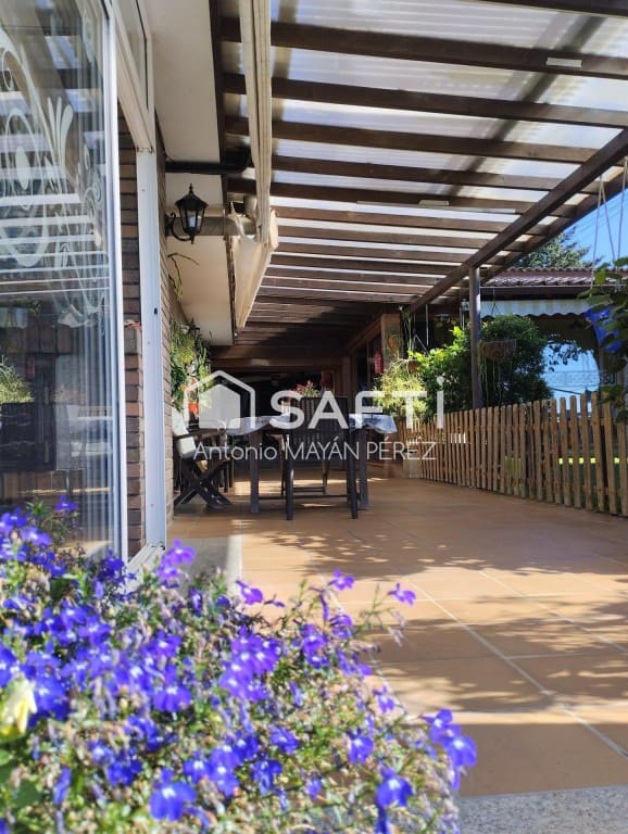 6 sypialnia Willa na sprzedaż w Vilagarcia de Arousa z basenem garażem - 727 000 € (Ref: 9690455)