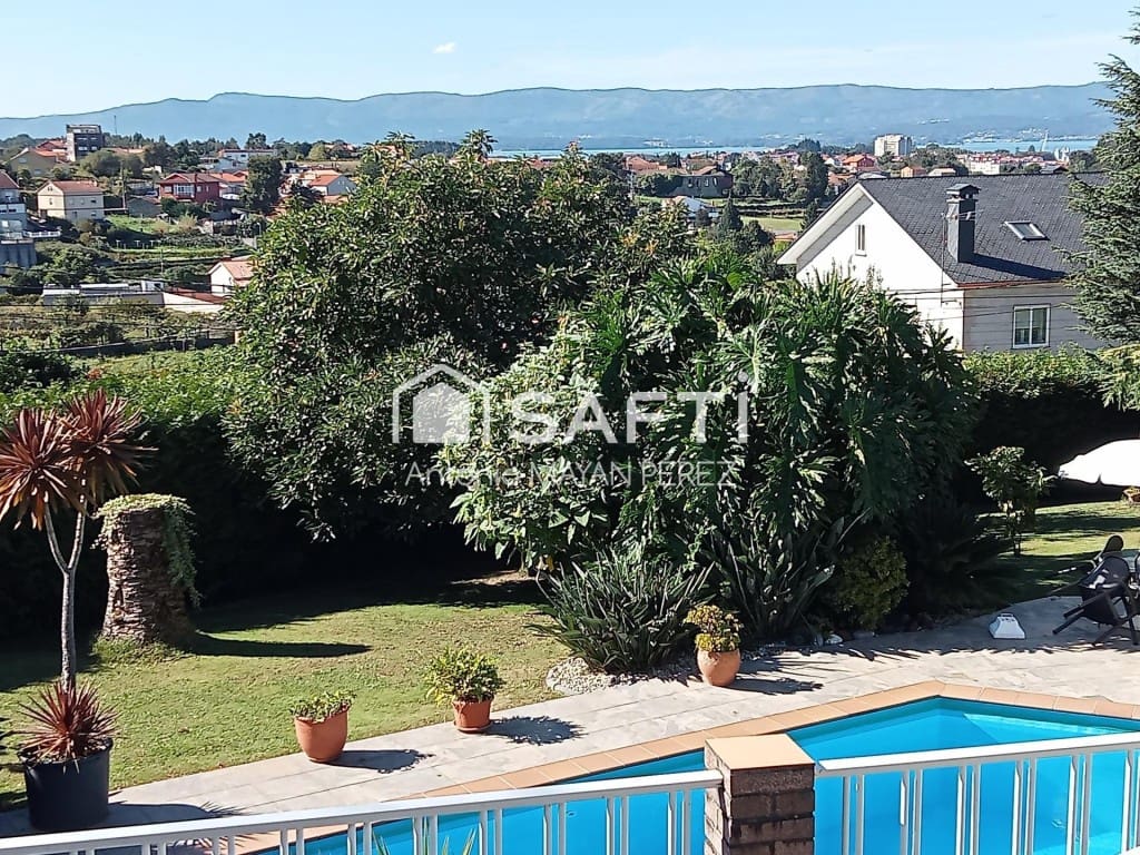 6 sypialnia Willa na sprzedaż w Vilagarcia de Arousa z basenem garażem - 727 000 € (Ref: 9690455)