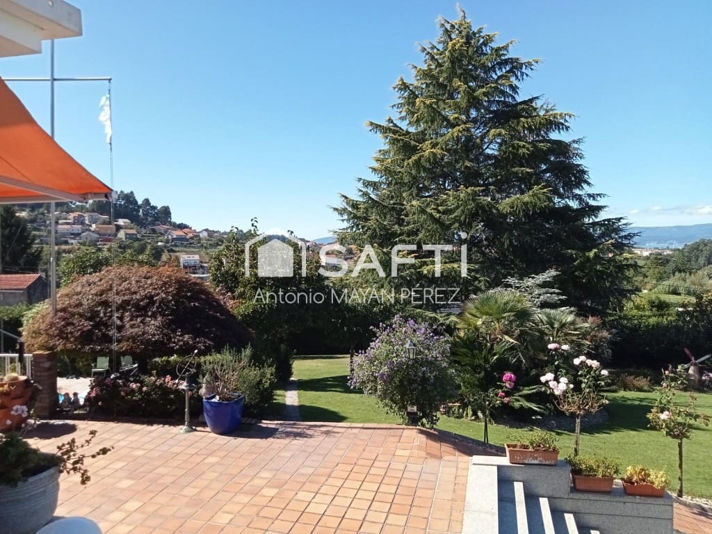 6 sypialnia Willa na sprzedaż w Vilagarcia de Arousa z basenem garażem - 727 000 € (Ref: 9690455)