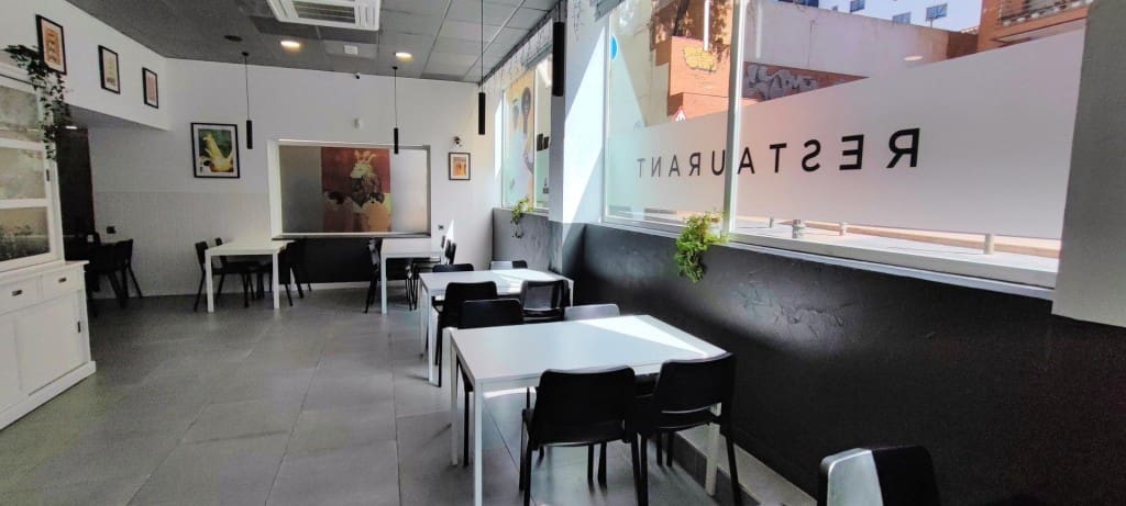 Erhverv til salg i Tarragona by - € 110.000 (Ref: 9690460)