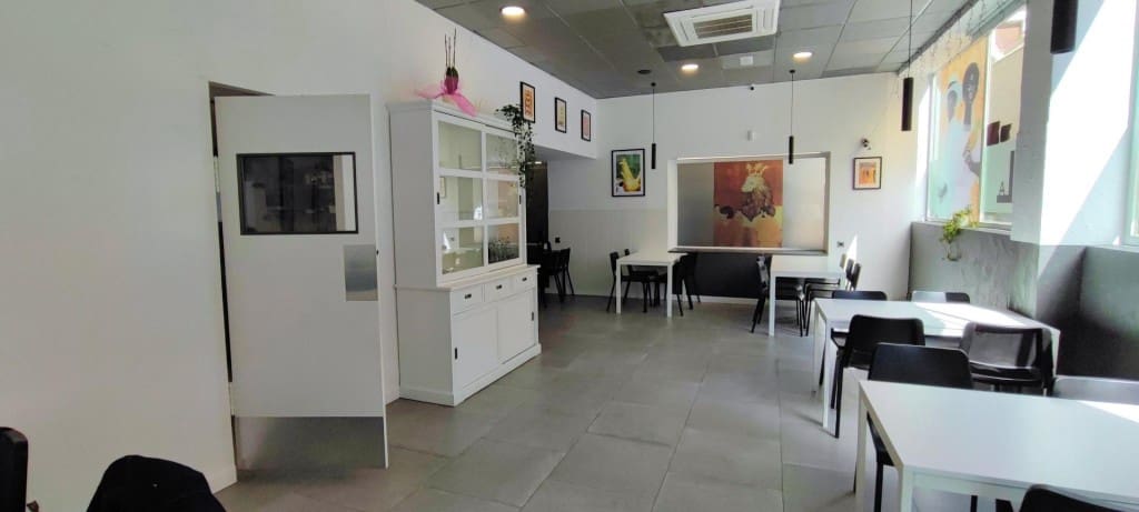 Erhverv til salg i Tarragona by - € 110.000 (Ref: 9690460)