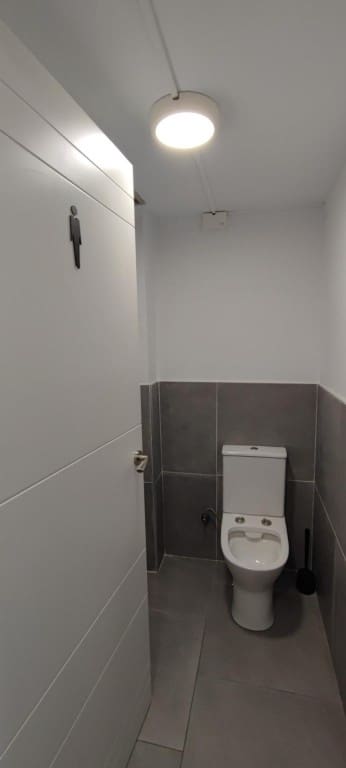 Erhverv til salg i Tarragona by - € 110.000 (Ref: 9690460)