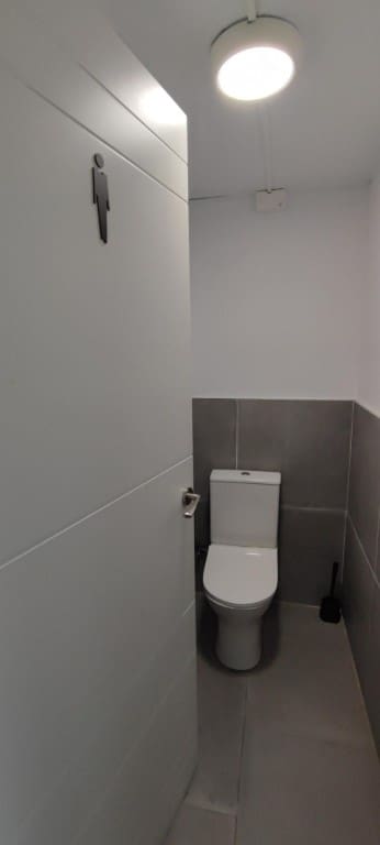 Erhverv til salg i Tarragona by - € 110.000 (Ref: 9690460)