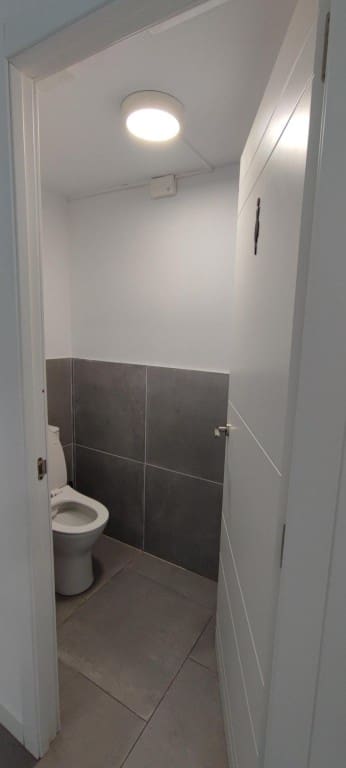 Erhverv til salg i Tarragona by - € 110.000 (Ref: 9690460)