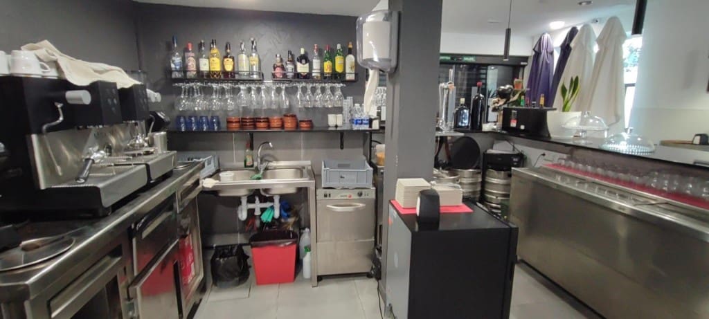 Erhverv til salg i Tarragona by - € 110.000 (Ref: 9690460)