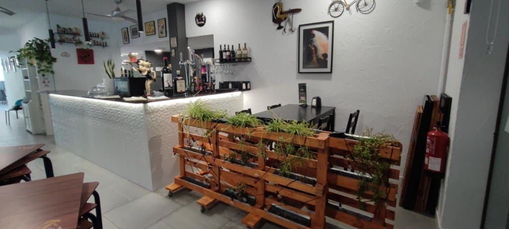 Erhverv til salg i Tarragona by - € 110.000 (Ref: 9690460)