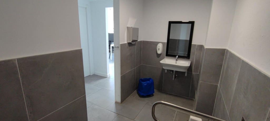 Erhverv til salg i Tarragona by - € 110.000 (Ref: 9690460)