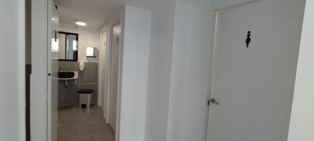 Erhverv til salg i Tarragona by - € 110.000 (Ref: 9690460)