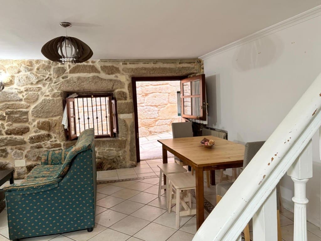 4 bedroom Villa for sale in Poio - € 459,000 (Ref: 9690463)