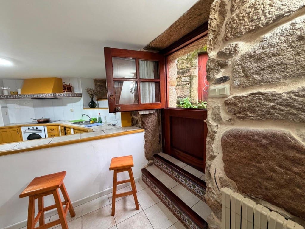 4 bedroom Villa for sale in Poio - € 459,000 (Ref: 9690463)