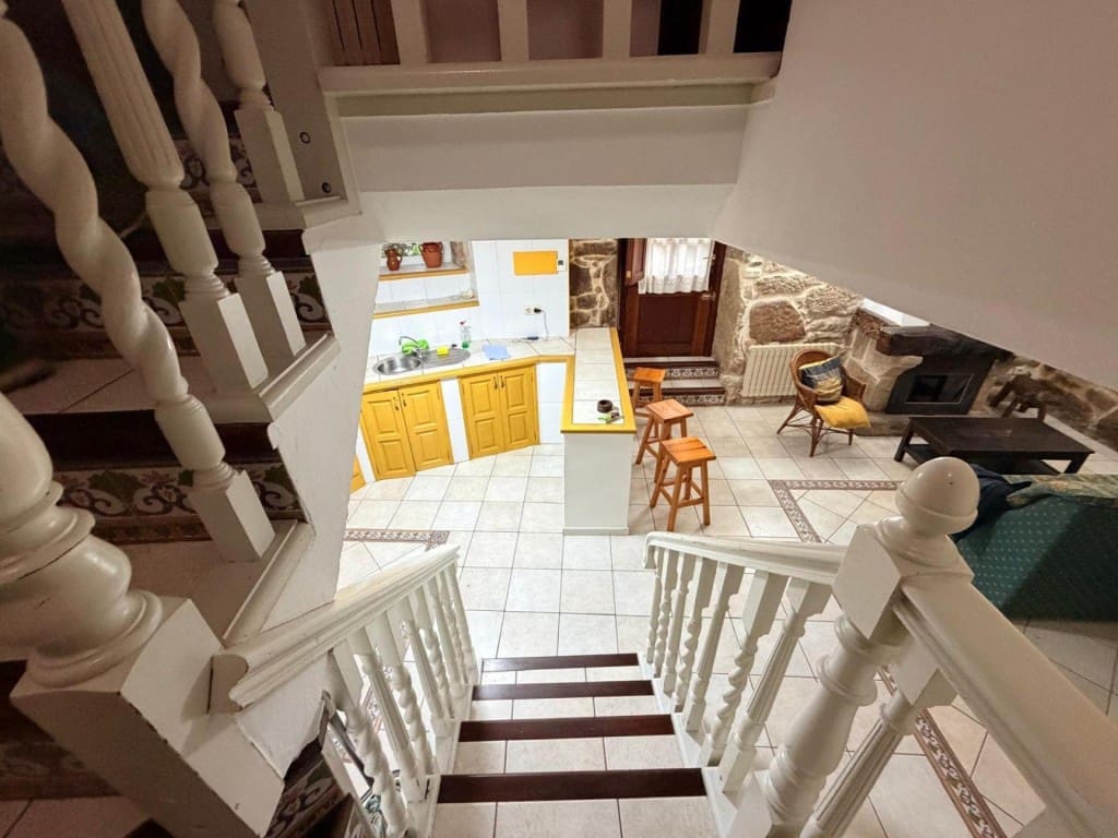 4 bedroom Villa for sale in Poio - € 459,000 (Ref: 9690463)