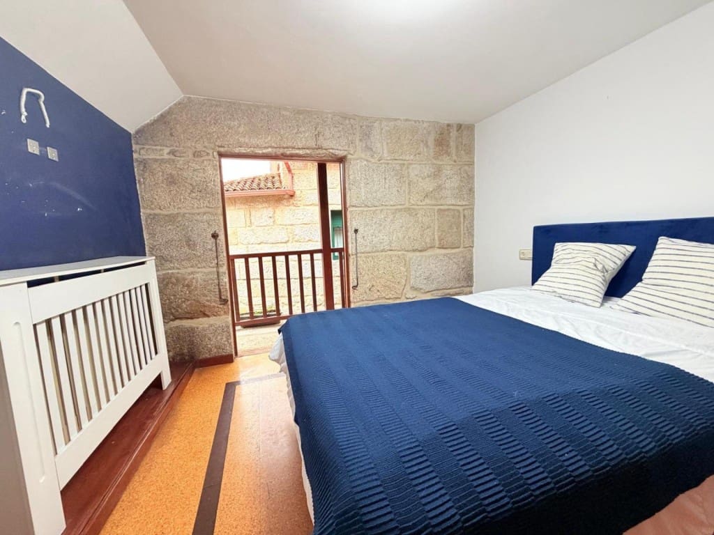 4 bedroom Villa for sale in Poio - € 459,000 (Ref: 9690463)