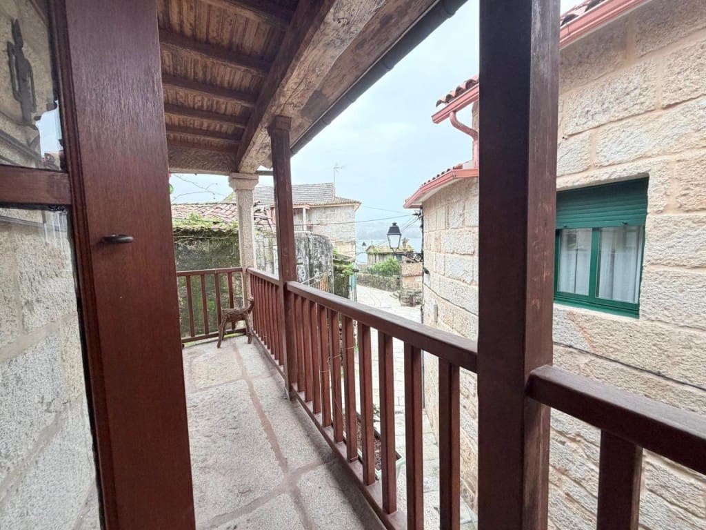 4 bedroom Villa for sale in Poio - € 459,000 (Ref: 9690463)