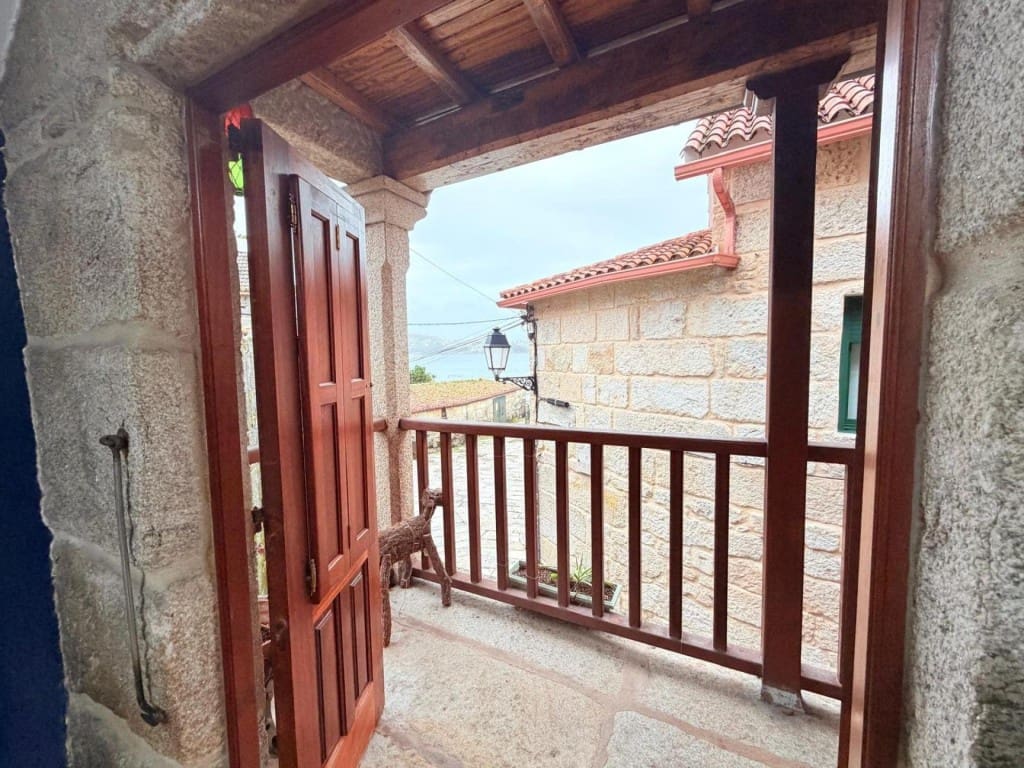 4 bedroom Villa for sale in Poio - € 459,000 (Ref: 9690463)