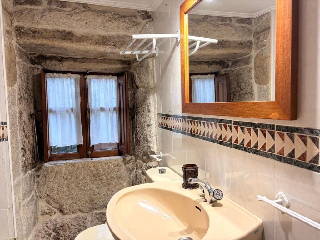 4 bedroom Villa for sale in Poio - € 459,000 (Ref: 9690463)