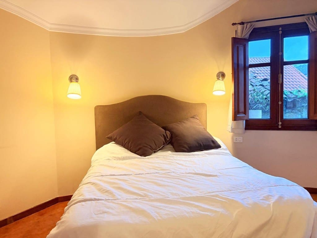 4 bedroom Villa for sale in Poio - € 459,000 (Ref: 9690463)