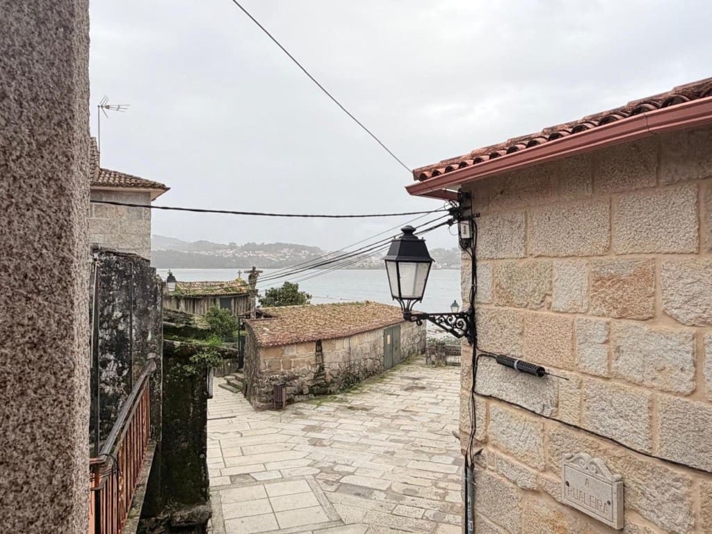 4 bedroom Villa for sale in Poio - € 459,000 (Ref: 9690463)