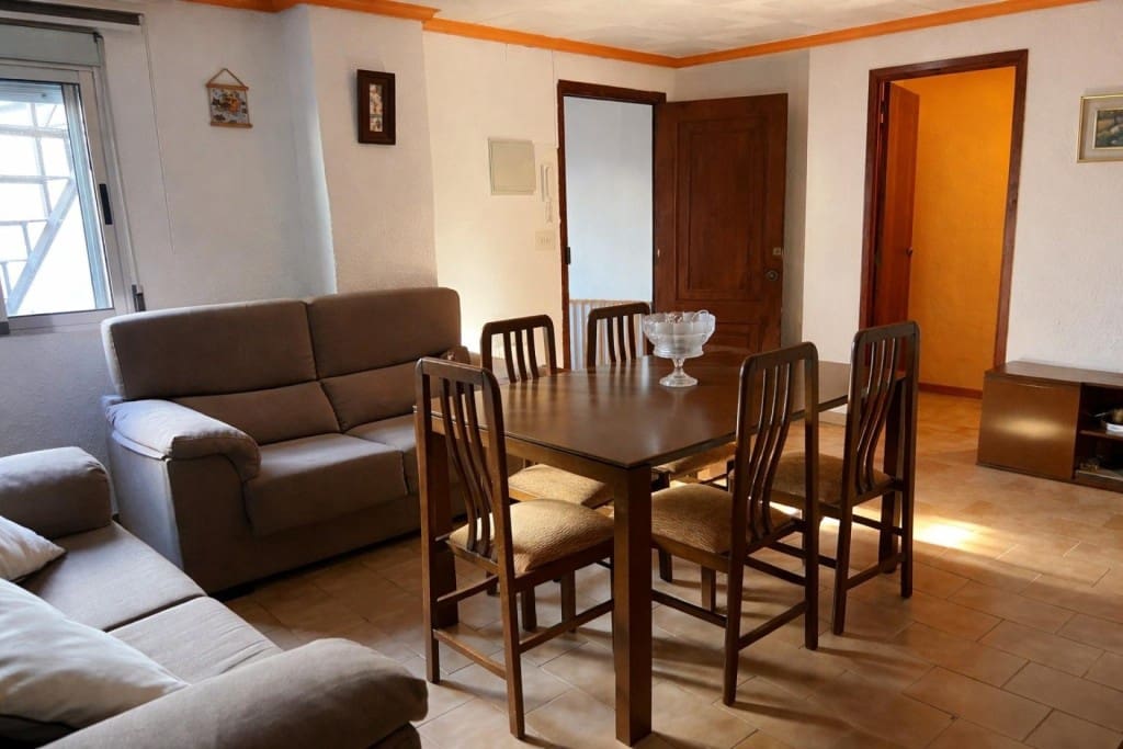 8 bedroom Villa for sale in Teresa de Cofrentes with garage - € 175,000 (Ref: 9690464)