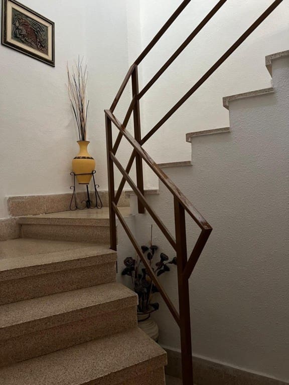 8 bedroom Villa for sale in Teresa de Cofrentes with garage - € 175,000 (Ref: 9690464)