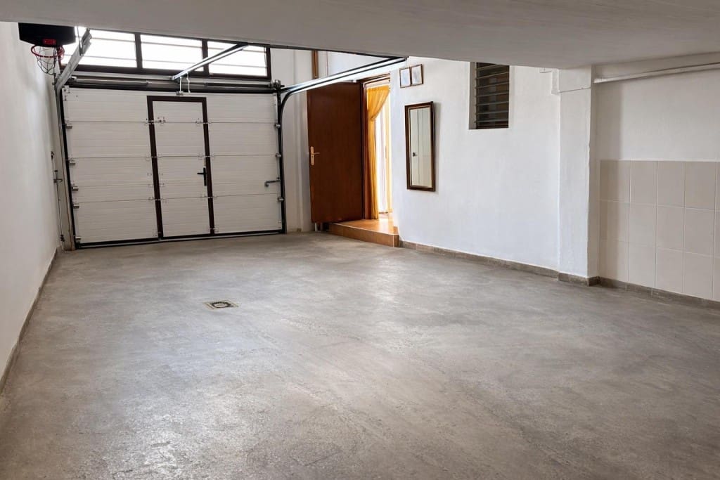 8 bedroom Villa for sale in Teresa de Cofrentes with garage - € 175,000 (Ref: 9690464)