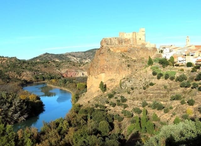 8 bedroom Villa for sale in Teresa de Cofrentes with garage - € 175,000 (Ref: 9690464)