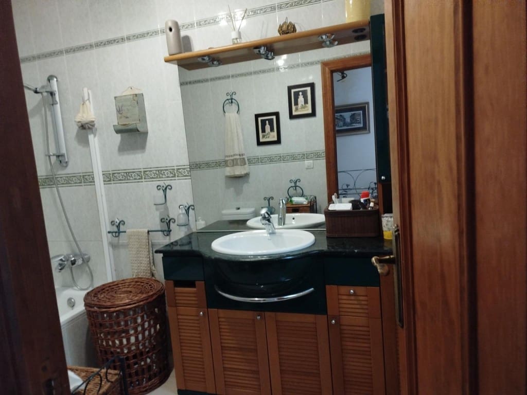 4 bedroom Terraced Villa for rent in Novelda - € 900 (Ref: 9690466)