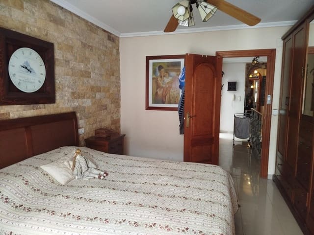 4 bedroom Terraced Villa for rent in Novelda - € 900 (Ref: 9690466)