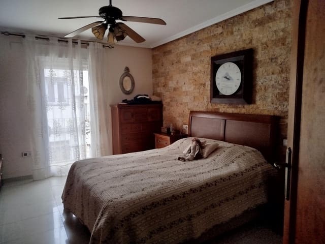 4 bedroom Terraced Villa for rent in Novelda - € 900 (Ref: 9690466)