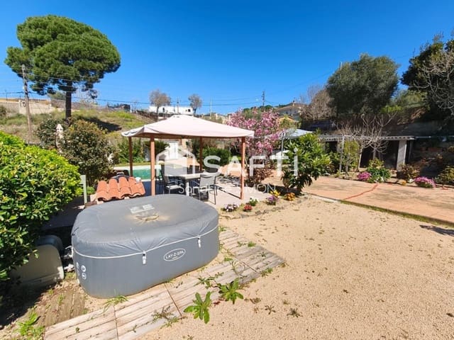 4 soverom Villa til salgs i Aiguaviva Parc, Vidreres med svømmebasseng - € 265 000 (Ref: 9695234)