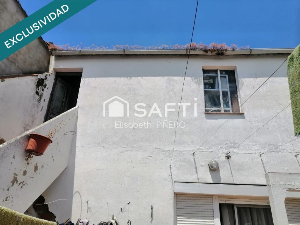 3 bedroom Terraced Villa for sale in Puebla de la Calzada with garage - € 50,000 (Ref: 9698744)