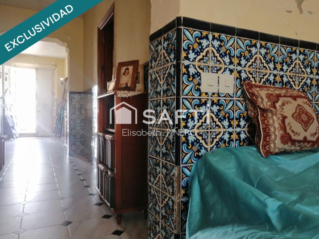 3 bedroom Terraced Villa for sale in Puebla de la Calzada with garage - € 50,000 (Ref: 9698744)