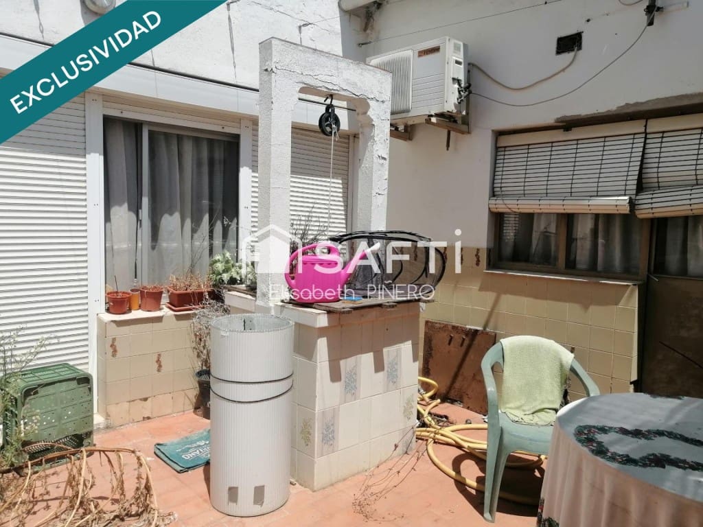 3 bedroom Terraced Villa for sale in Puebla de la Calzada with garage - € 50,000 (Ref: 9698744)