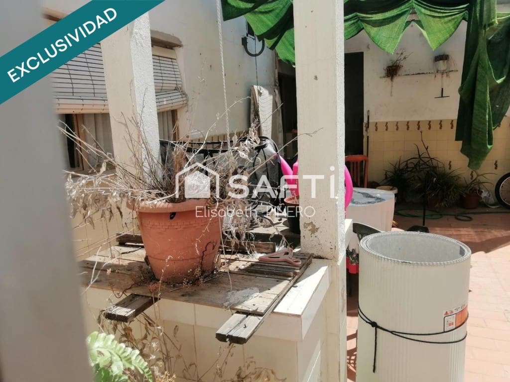 3 bedroom Terraced Villa for sale in Puebla de la Calzada with garage - € 50,000 (Ref: 9698744)