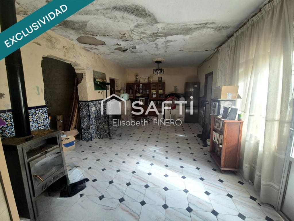 3 bedroom Terraced Villa for sale in Puebla de la Calzada with garage - € 50,000 (Ref: 9698744)
