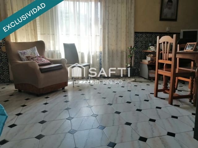 3 bedroom Terraced Villa for sale in Puebla de la Calzada with garage - € 50,000 (Ref: 9698744)