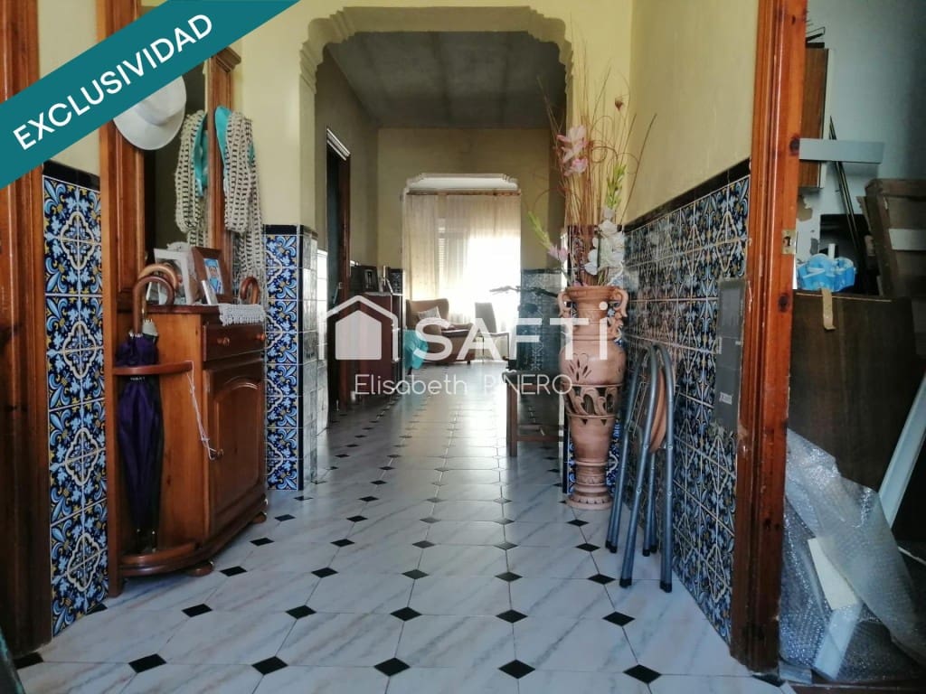 3 bedroom Terraced Villa for sale in Puebla de la Calzada with garage - € 50,000 (Ref: 9698744)