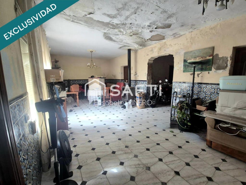 3 bedroom Terraced Villa for sale in Puebla de la Calzada with garage - € 50,000 (Ref: 9698744)