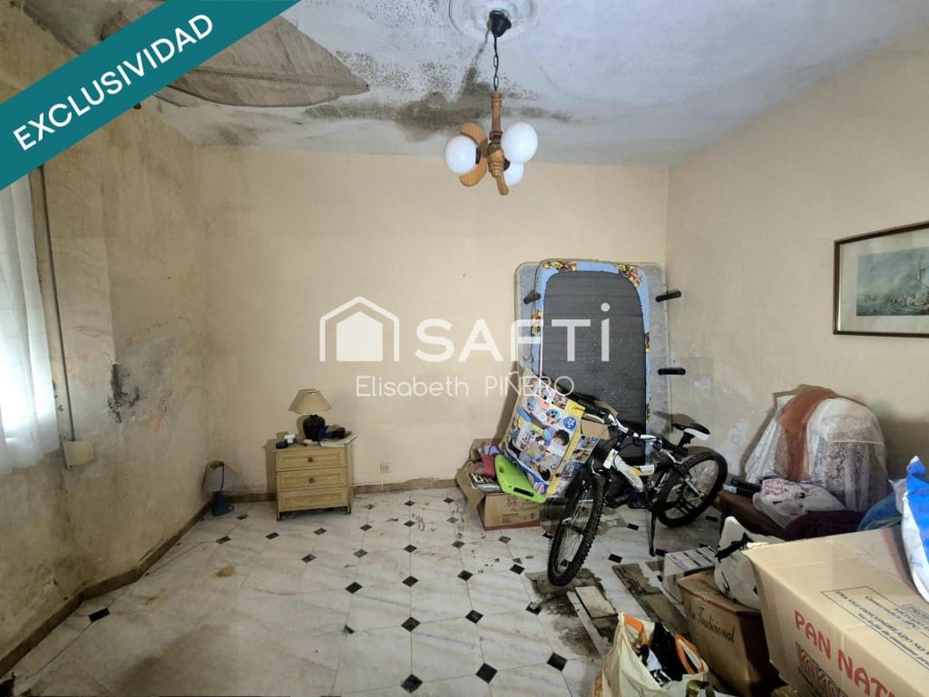 3 bedroom Terraced Villa for sale in Puebla de la Calzada with garage - € 50,000 (Ref: 9698744)